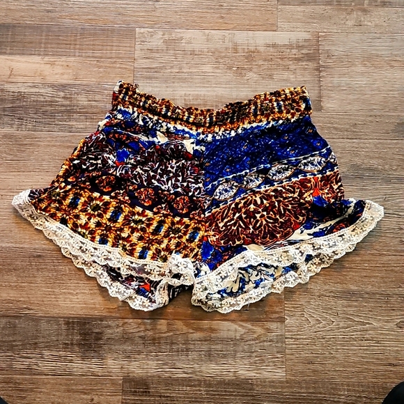 Womens shorts - Picture 1 of 2